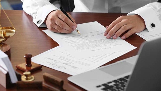 Нотариальные услуги по оформлению договора купли-продажи: составление, оформление, оформление, заверение. Стоимость договора купли-продажи